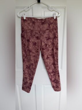 Athleta Salutation Stash Pocket II 7/8 Tight Tie Dye Leggings M
